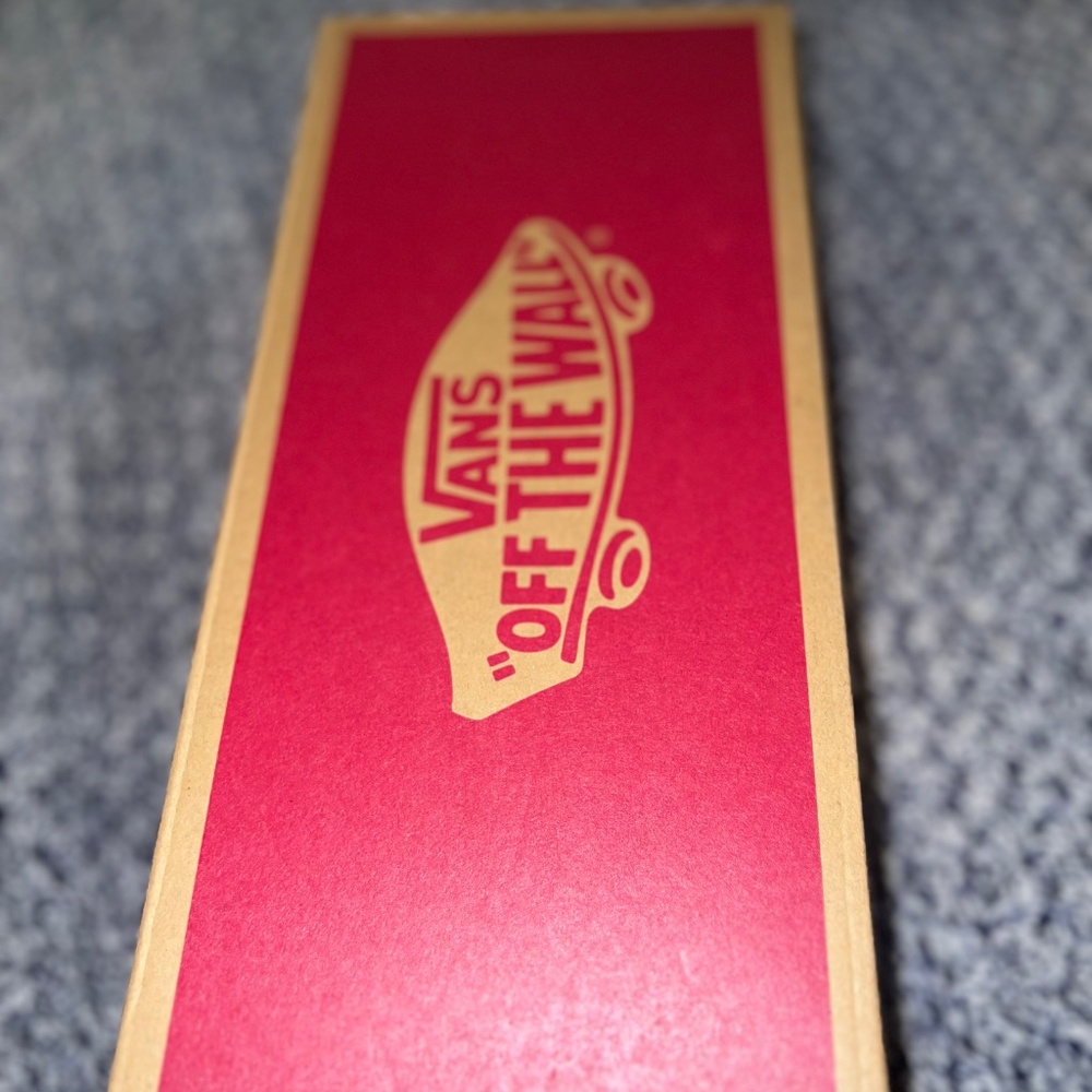 Vans - Picture 6 of 7